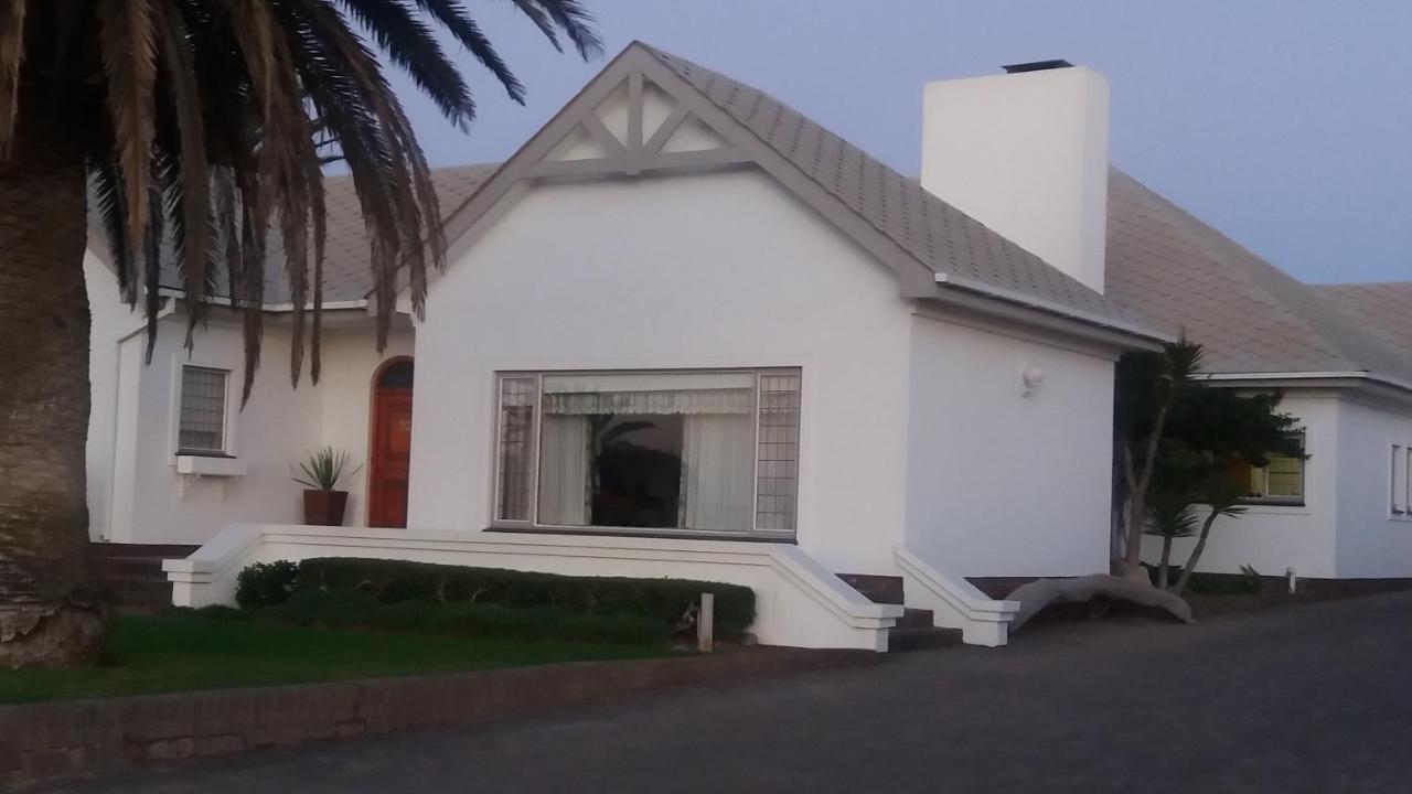 Haus Schaaf B&B Walvis Bay Esterno foto
